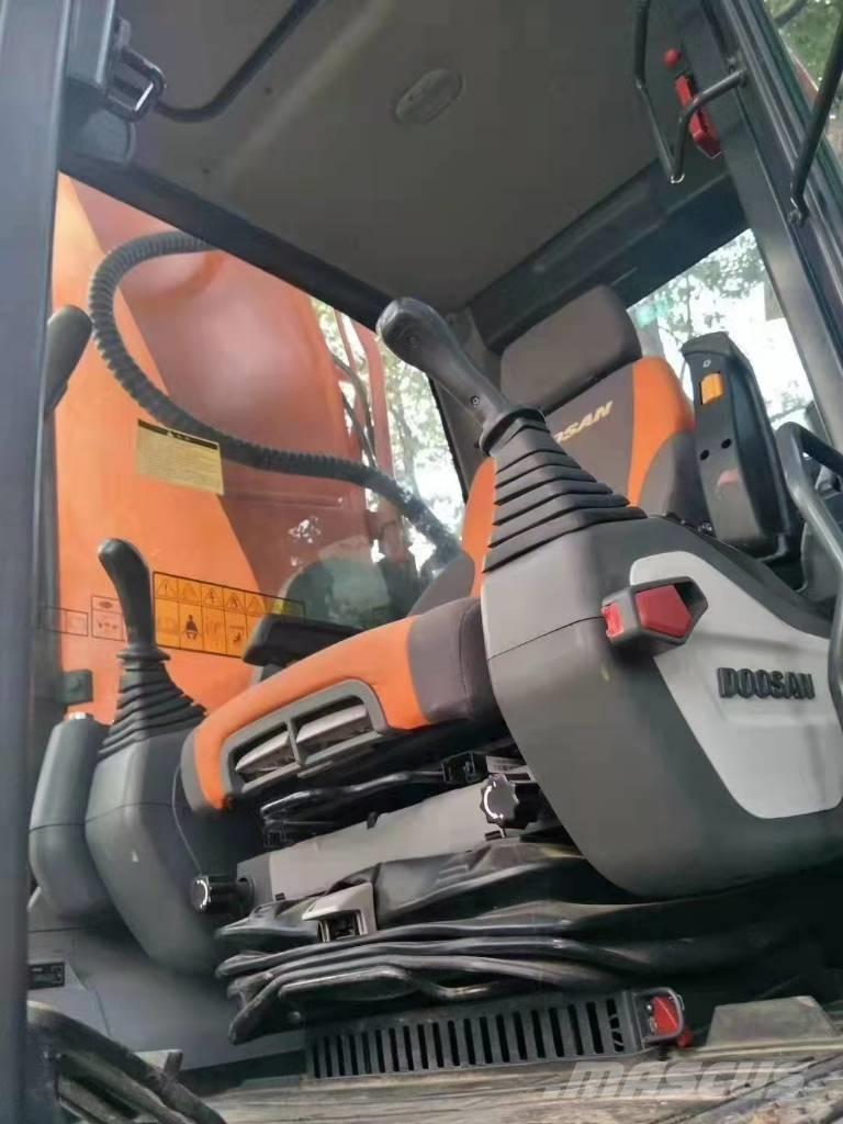 Doosan DX 530 Crawler excavators