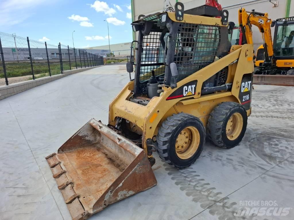 CAT 216 Skid steer loaders