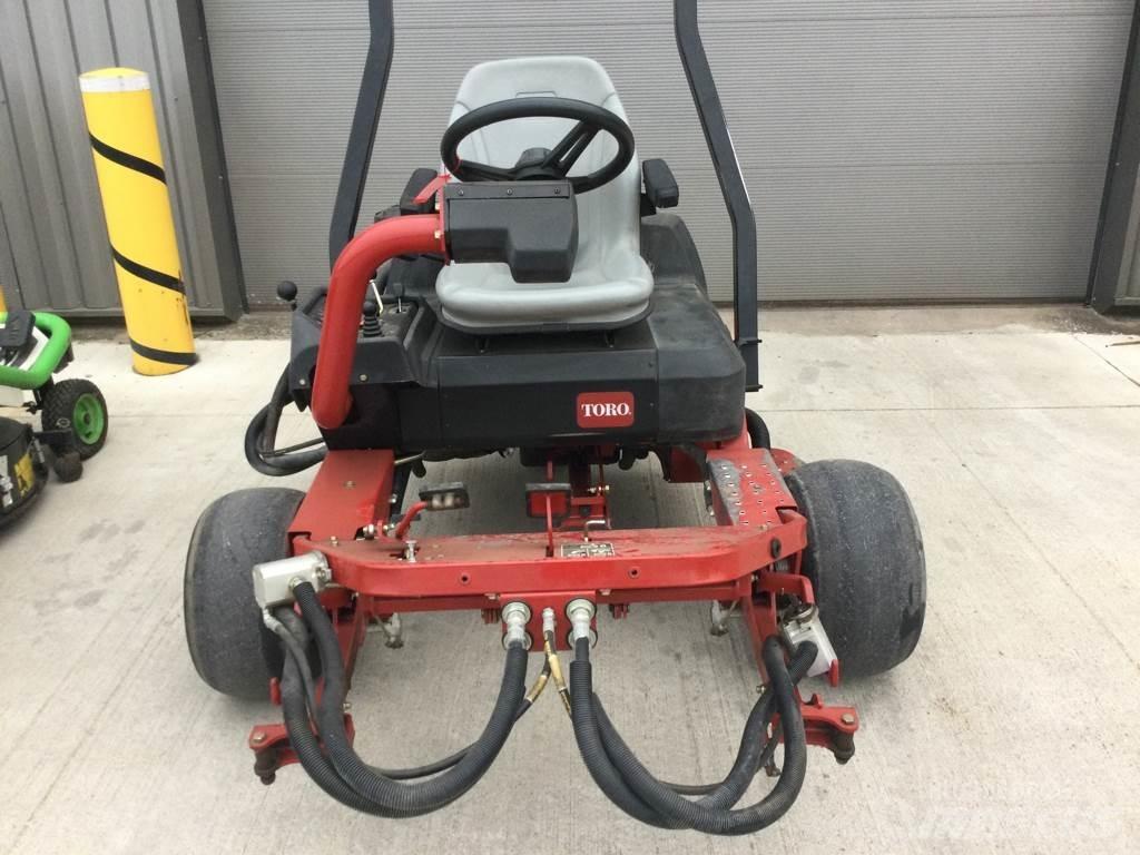 Toro 3250D Riding mowers