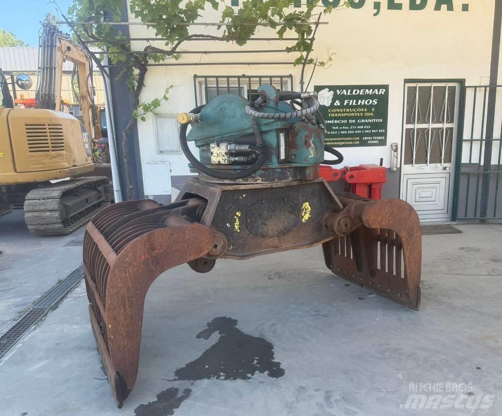 CAT G 320B-D Grapples