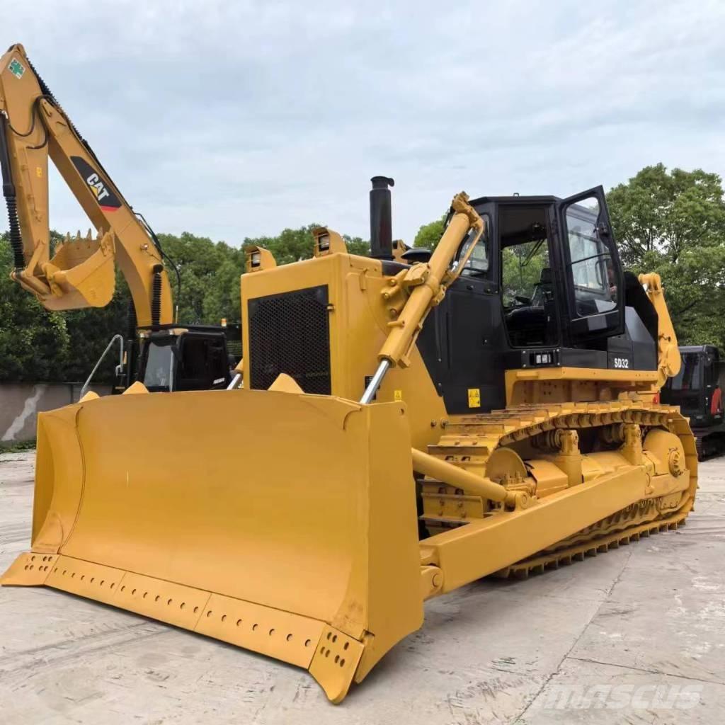 Shantui SD 32 Crawler dozers