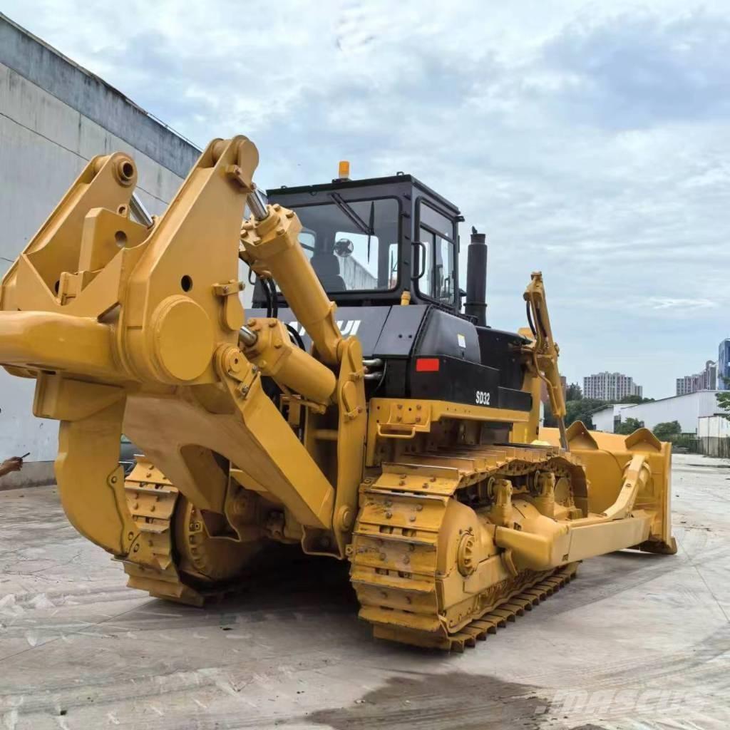Shantui SD 32 Crawler dozers