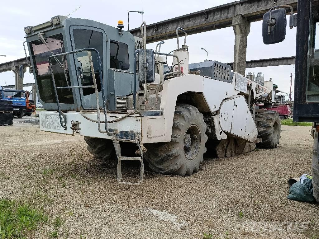Wirtgen WR 2400 Asphalt recycling