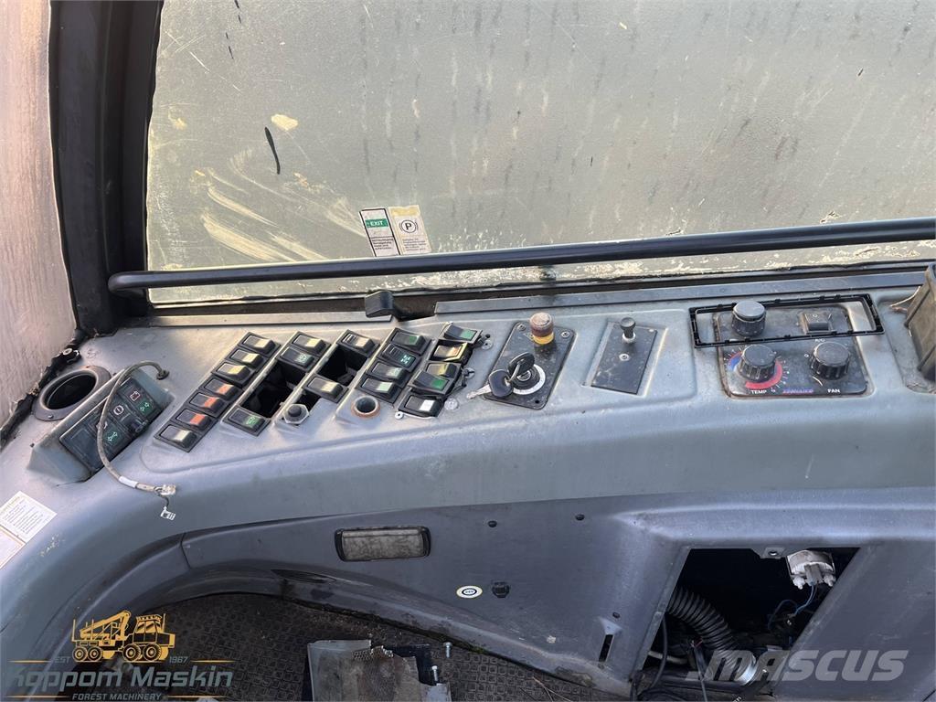 Timberjack 1270C Cabins and interior