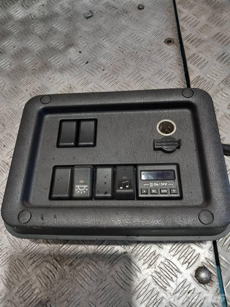 Volvo FH 12    20576730 Cabins and interior