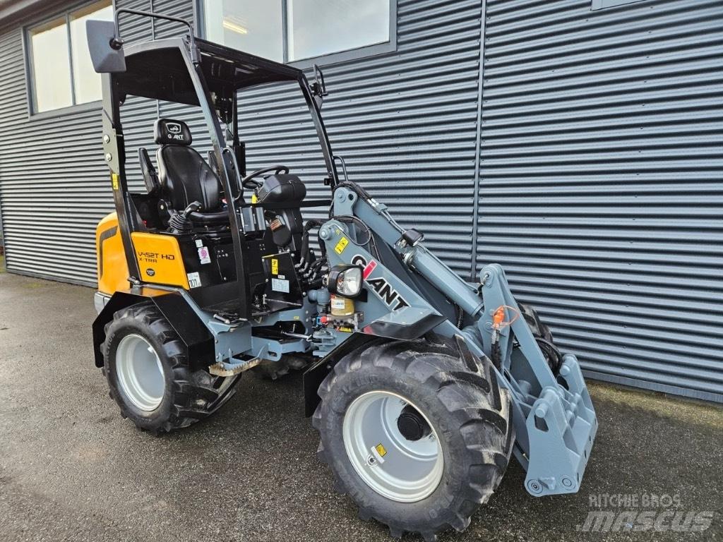 GiANT v452t hd xtra Mini loaders