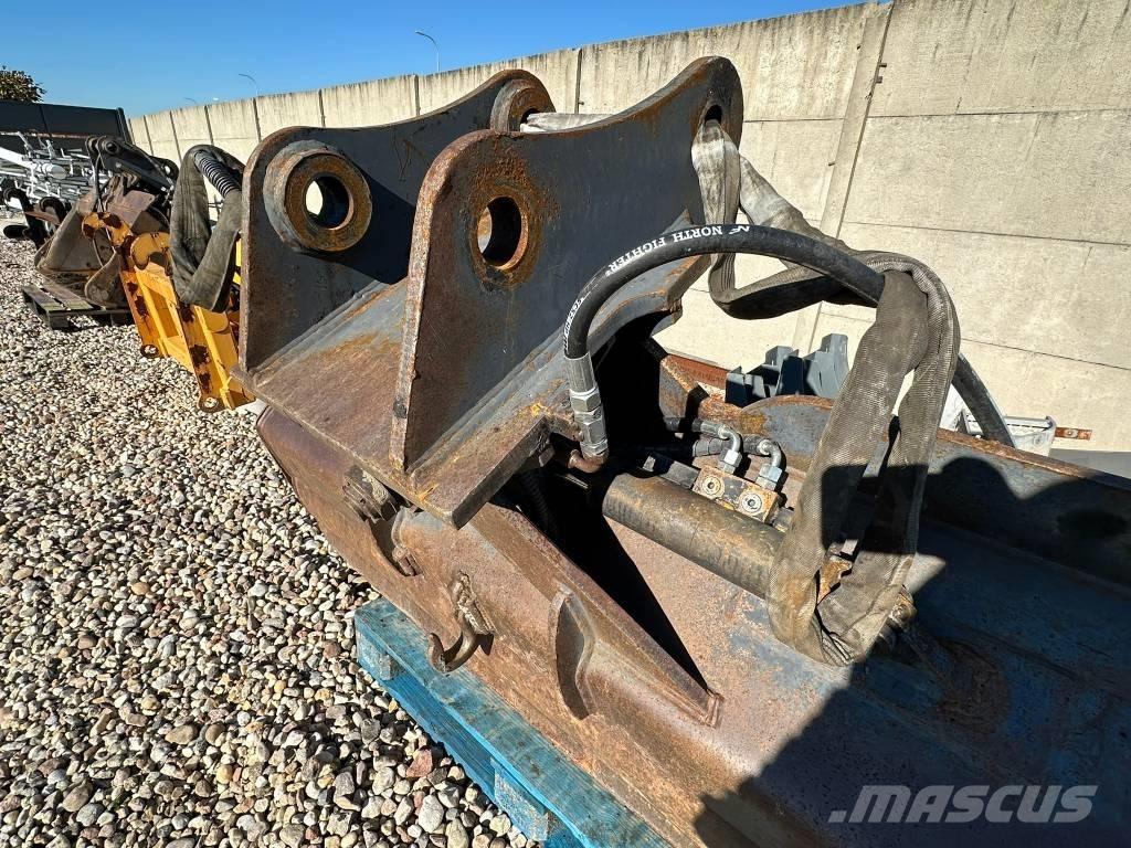 Hitachi ZX170-5B Backhoes