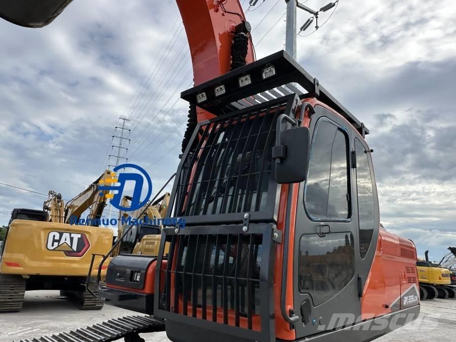 Doosan DX 225 LCA Crawler excavators