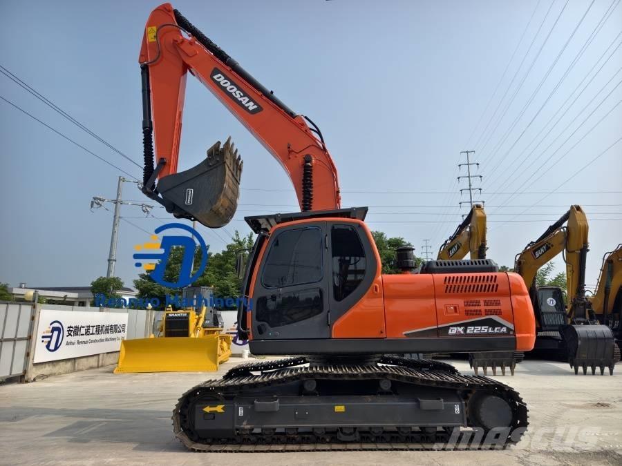 Doosan DX 225 LCA Crawler excavators