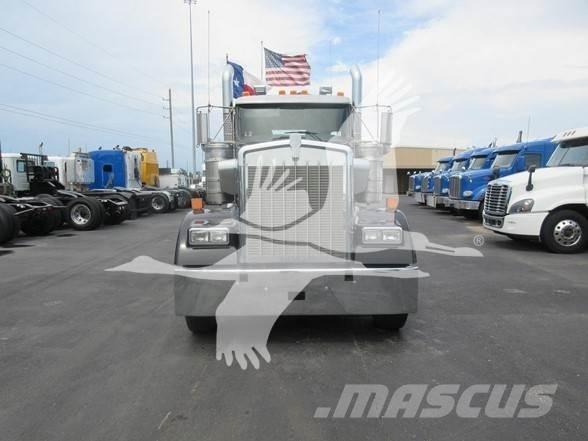 Kenworth W900 Prime Movers