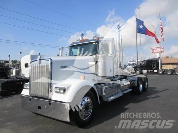 Kenworth W900L Prime Movers