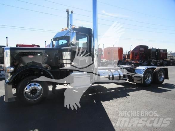 Peterbilt 389 Prime Movers