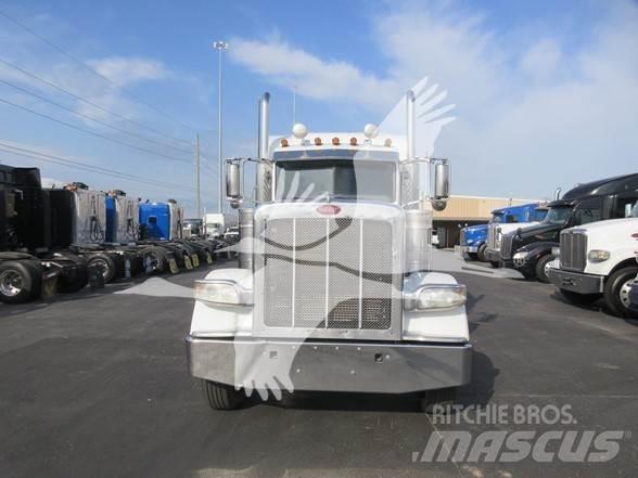 Peterbilt 389 Prime Movers