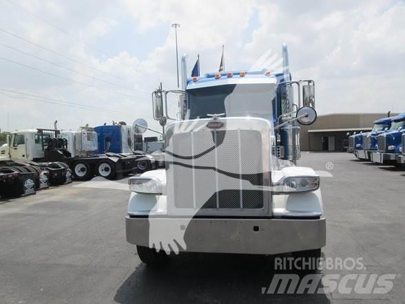 Peterbilt 389 Prime Movers