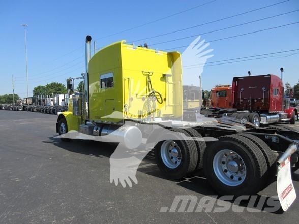 Peterbilt 389 Prime Movers