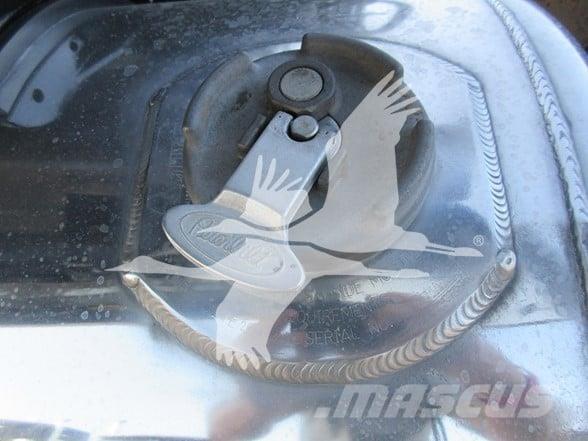 Peterbilt 389 Prime Movers