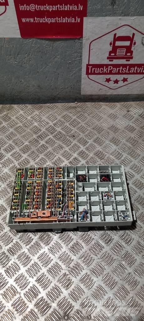Scania R 440   2096304 Cabins and interior