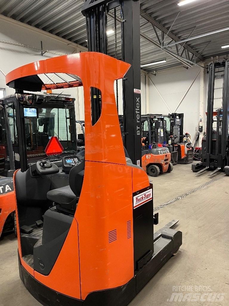 Toyota RRE160 Reach truck