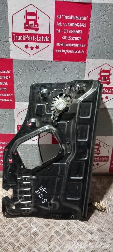 Scania R 440   1534512 Cabins and interior