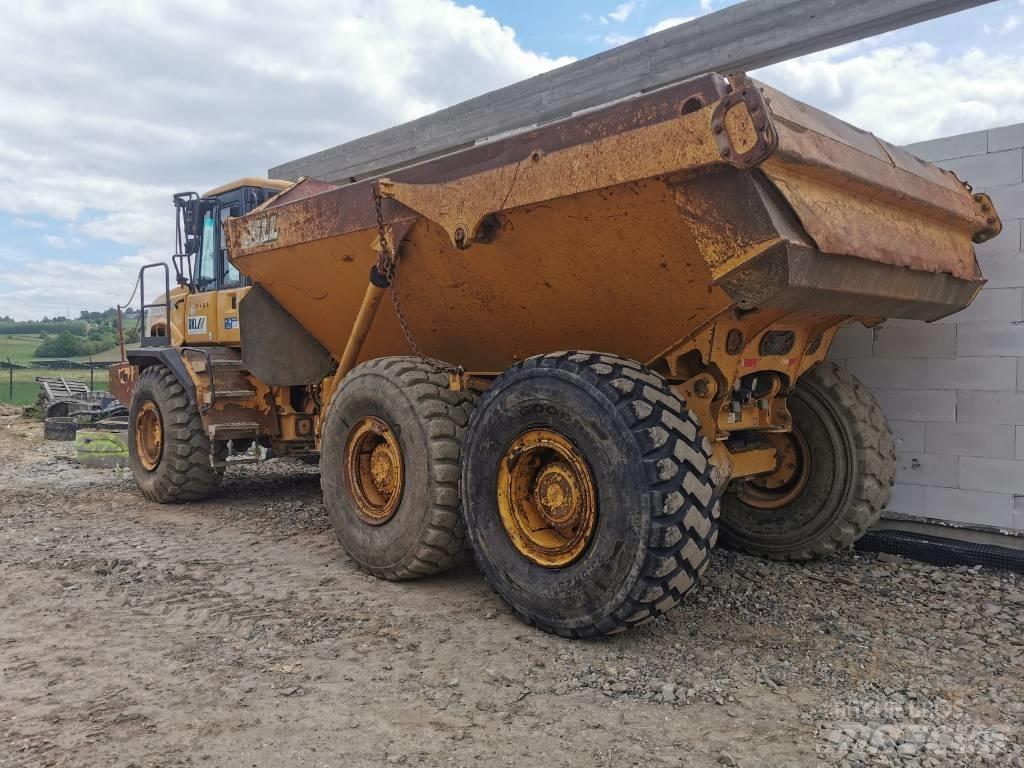 Bell B30D Articulated Haulers