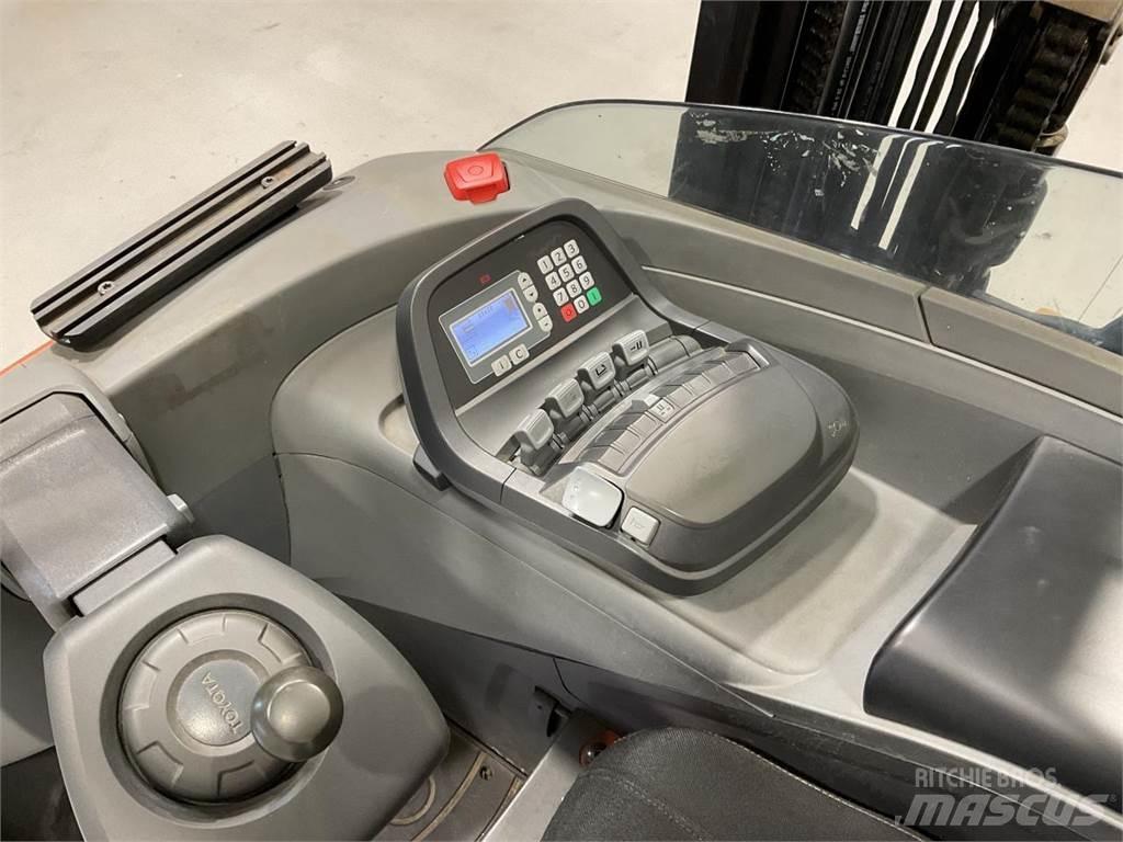 BT RRE 14 Reach truck
