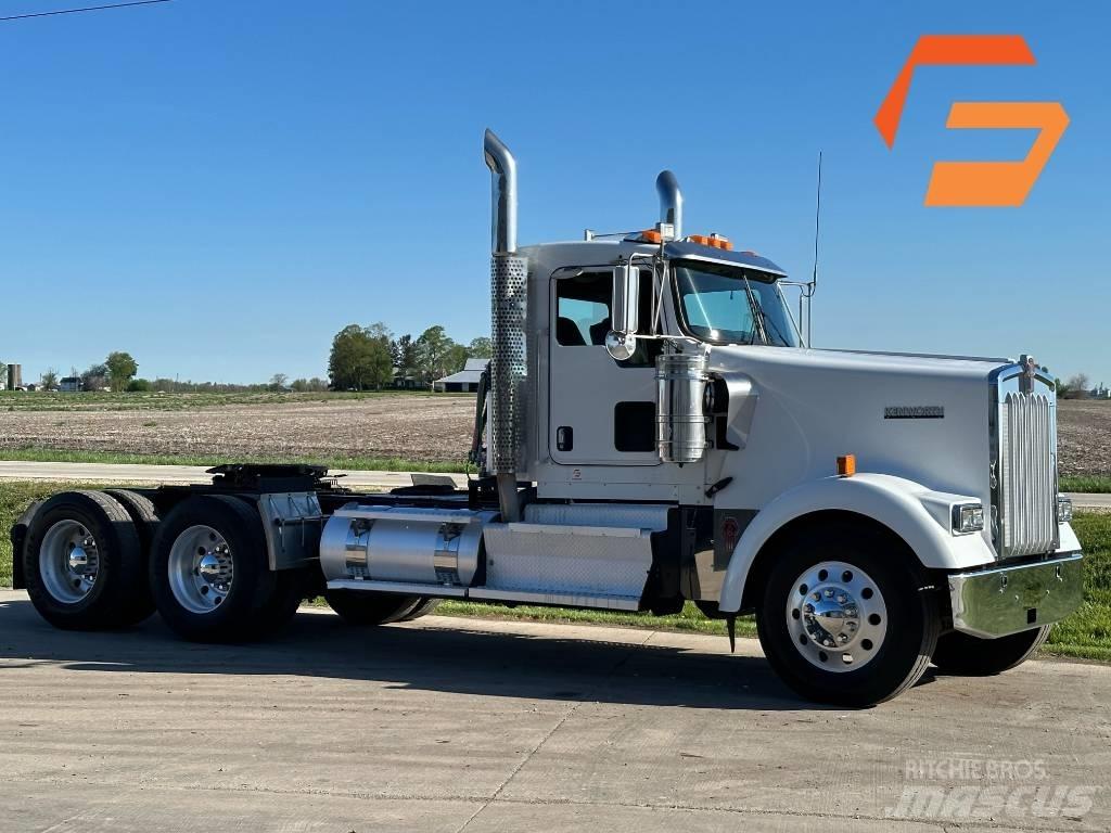 Kenworth W900 Prime Movers