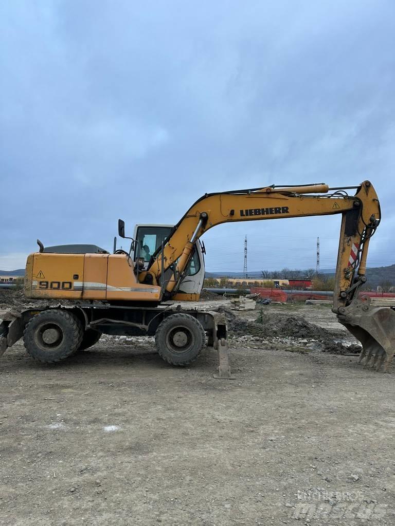 Liebherr A 900 C Wheeled excavators