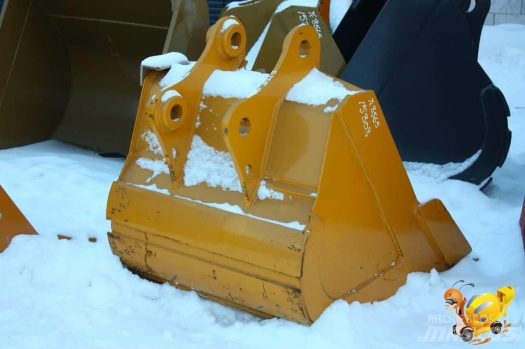 Komatsu PC 200 - 42` Buckets