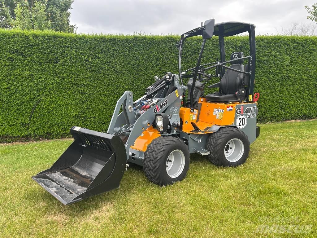 GiANT G 1200 Mini loaders