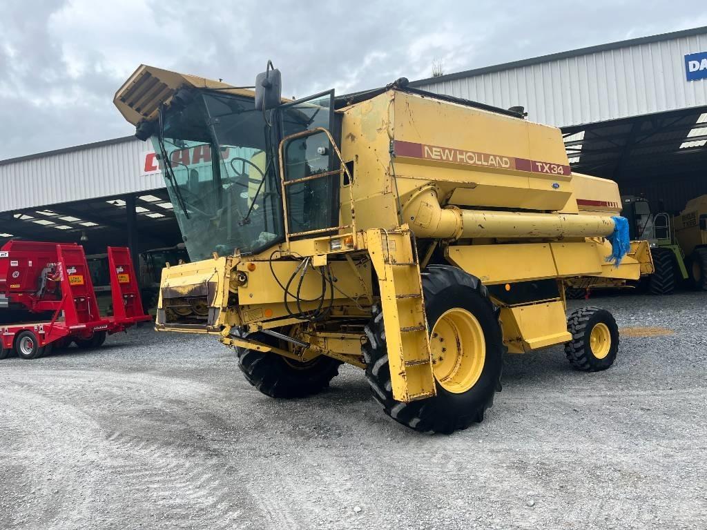 New Holland TX 34 Combine harvesters