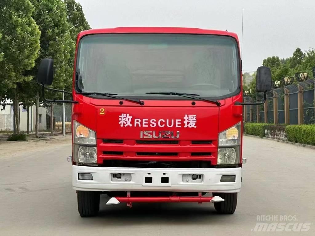 Isuzu ELF Municipal / general purpose vehicles