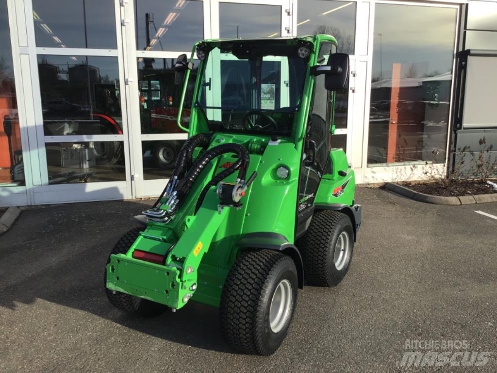 Avant 528 Skid steer loaders