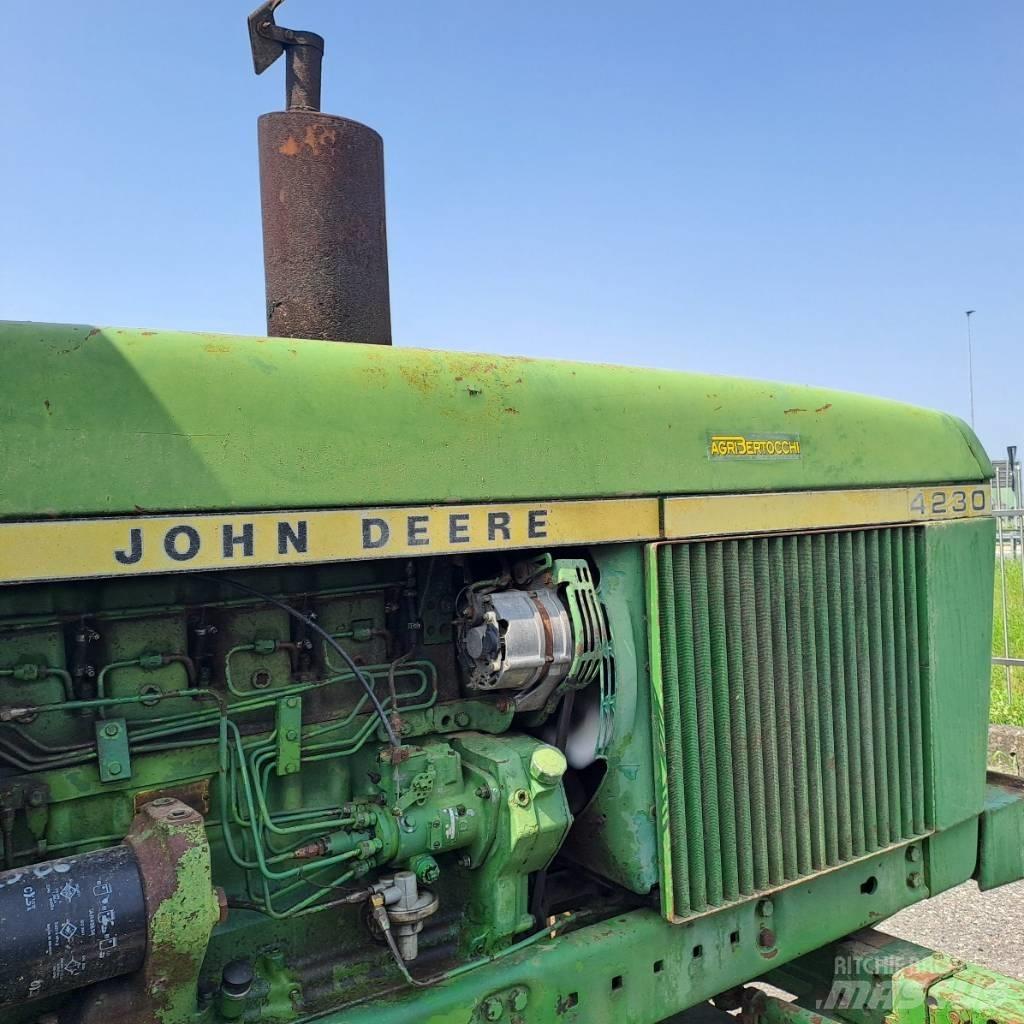 John Deere 4230 Tractors
