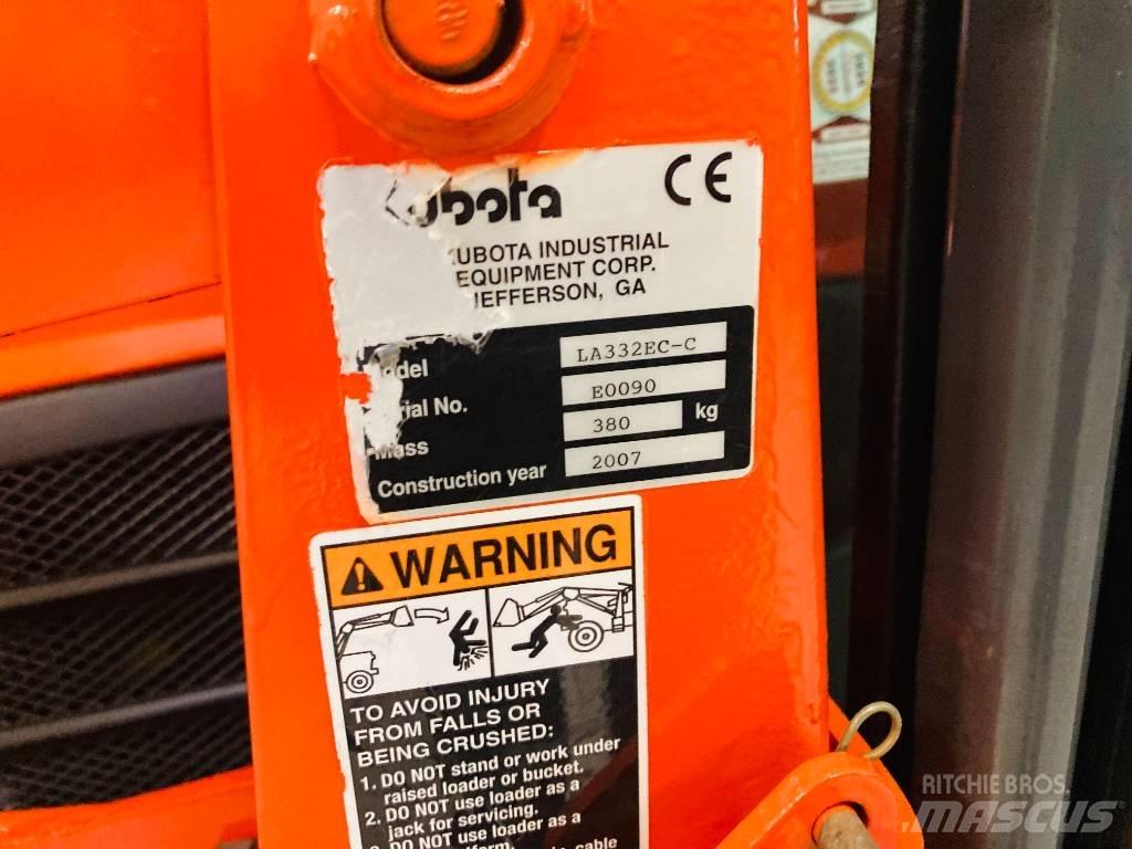 Kubota B2530 Compact tractors