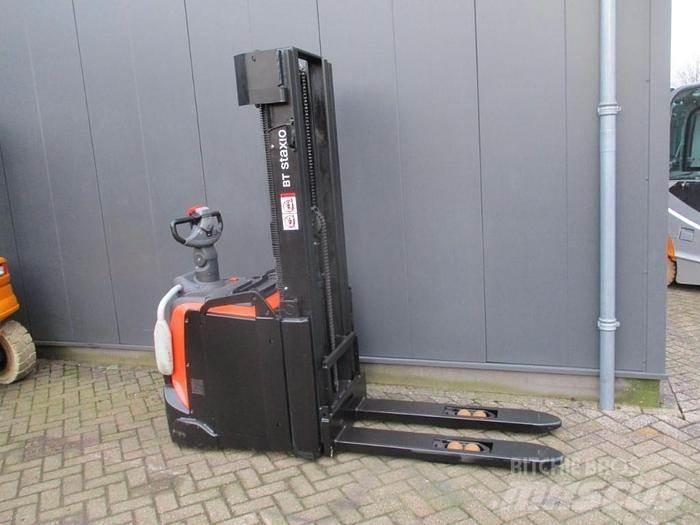 BT SPE 140L Pedestrian stacker