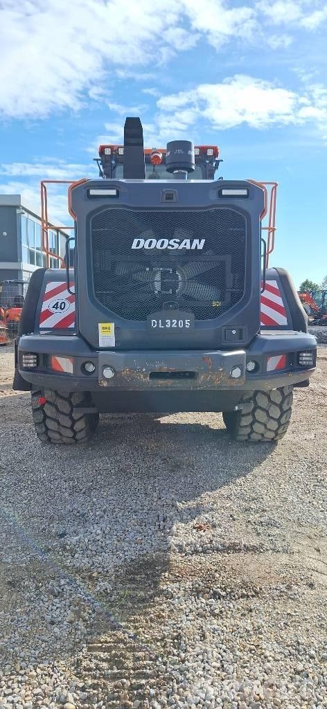 Doosan DL 320-7 Wheel loaders