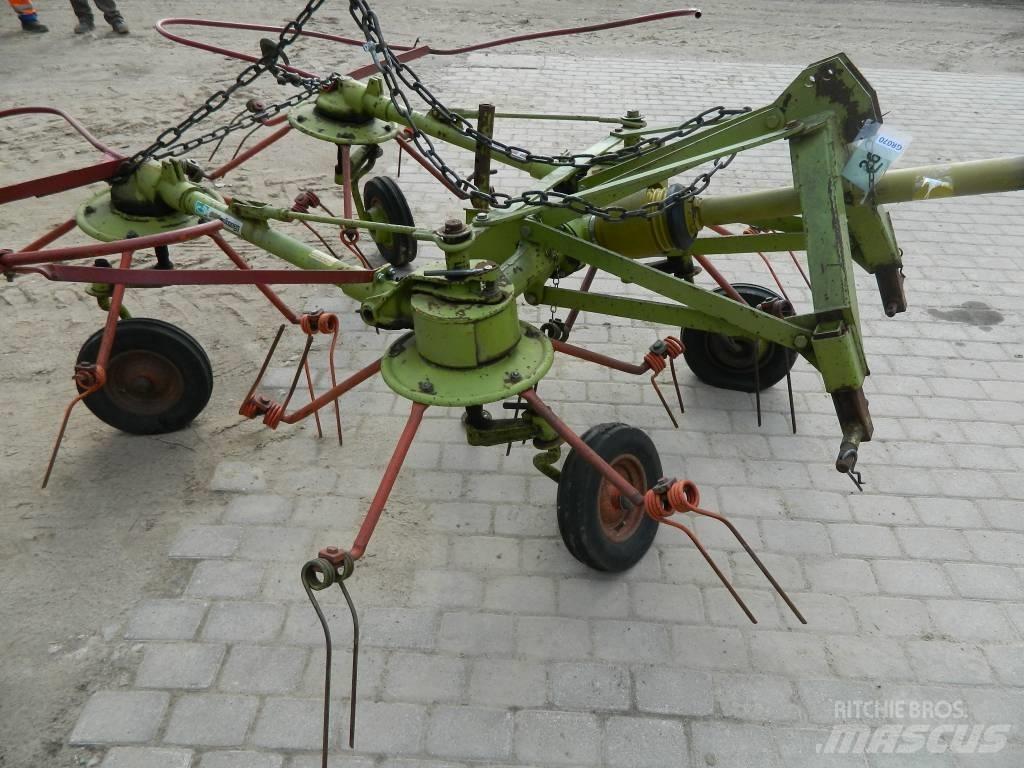 CLAAS 4 Rakes and tedders