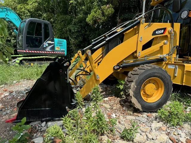 CAT 420 F Backhoe