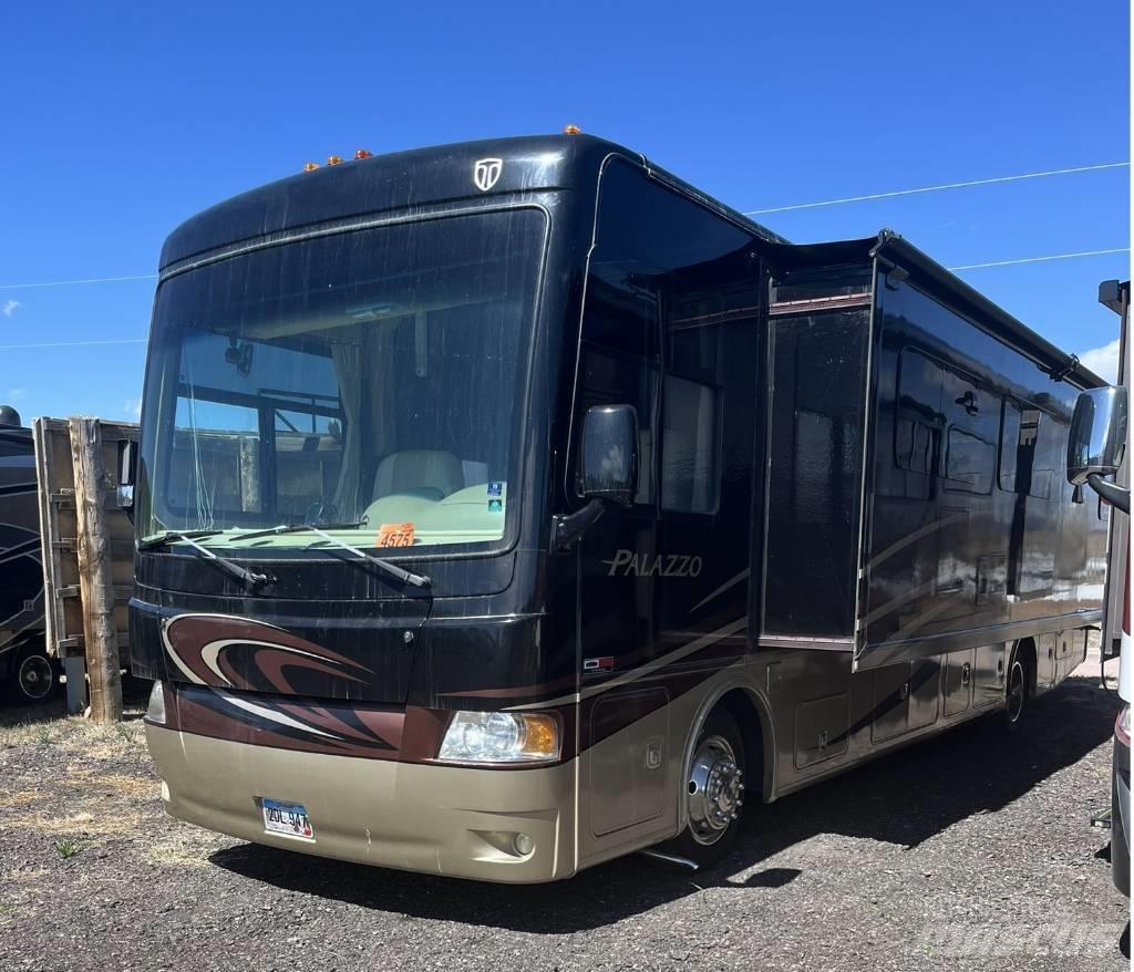 Thor Pallazzo M36 Camper vans, winnabago, Caravans