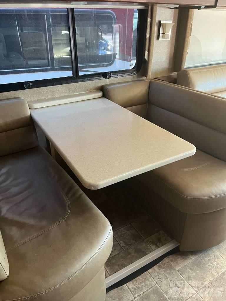 Thor Pallazzo M36 Camper vans, winnabago, Caravans