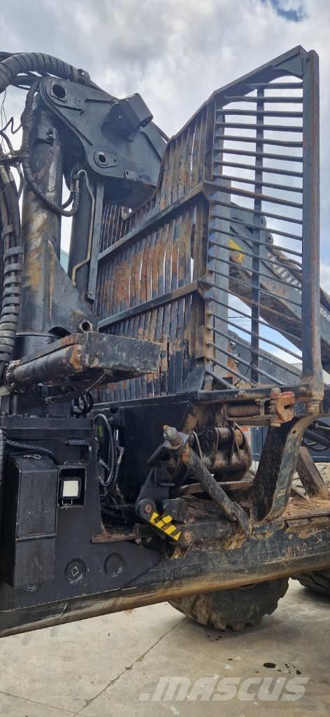 Komatsu 895 Forwarders