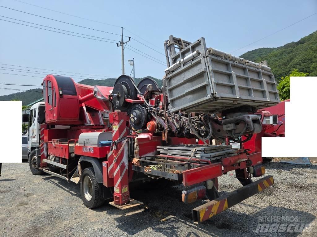 Horyong SKY450 Truck mounted platforms