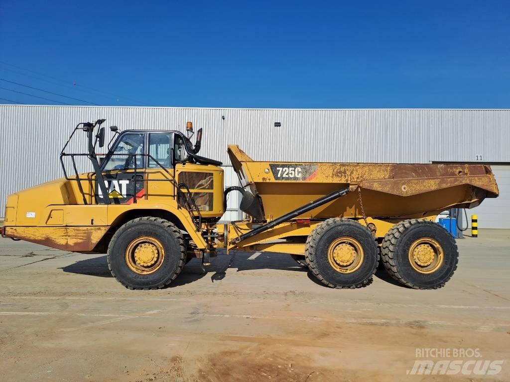 CAT 725C2 Articulated Haulers