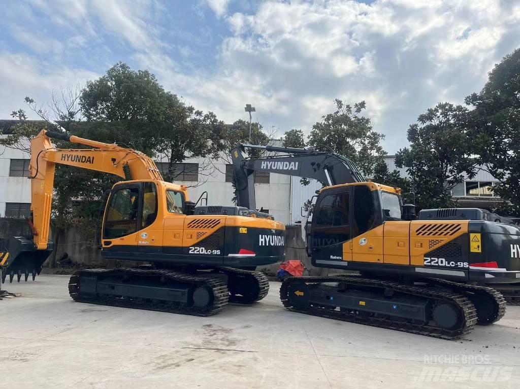 Hyundai R220LC-9S Wheeled excavators