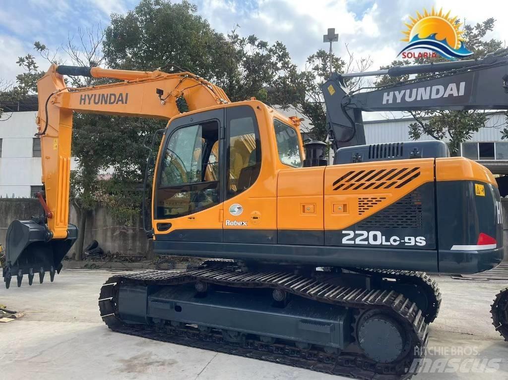 Hyundai R220LC-9S Wheeled excavators