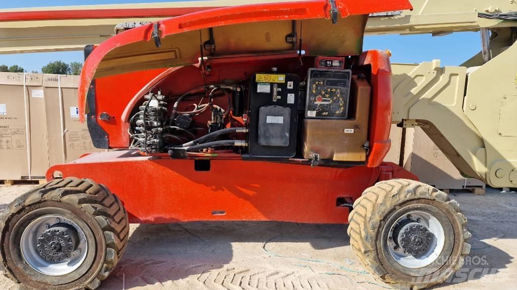 JLG 800AJ Articulated boom lifts