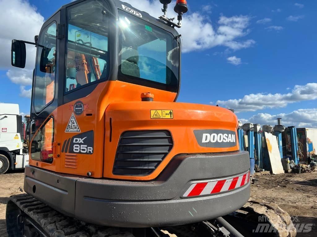 Doosan DX 85 R Mini excavators  7t - 12t