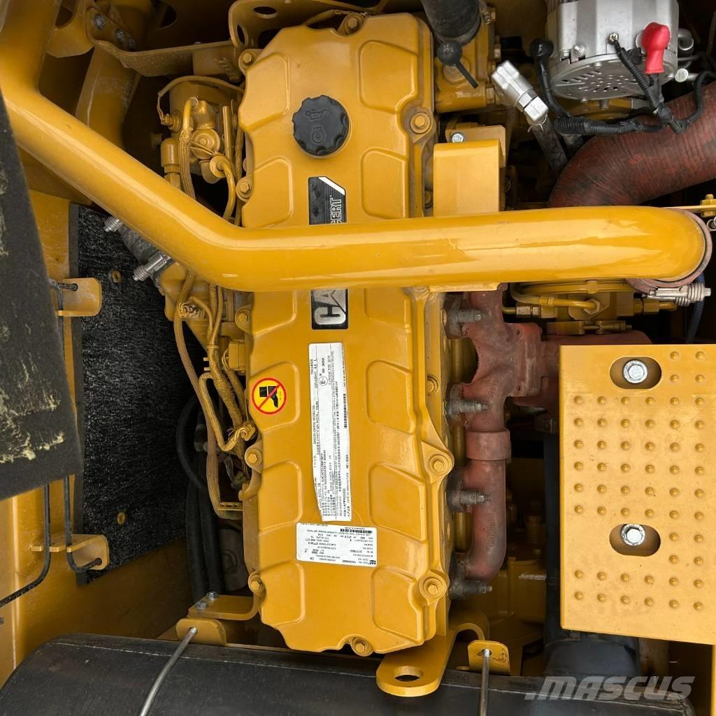 CAT 340D2L Crawler excavators