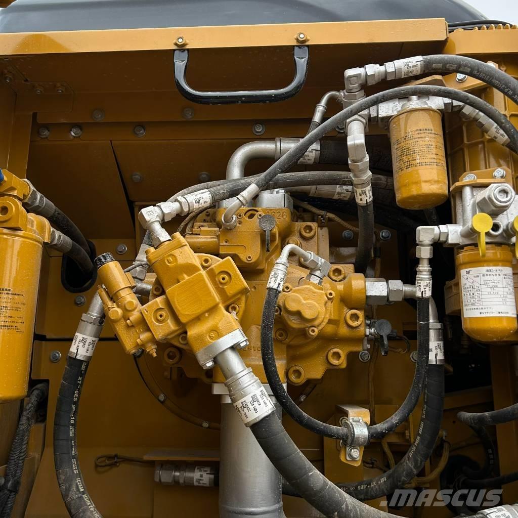 CAT 340D2L Crawler excavators