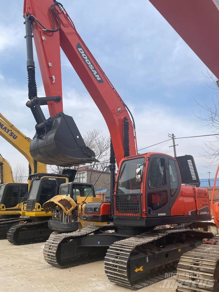 Doosan DX 225LC-9C Crawler excavators